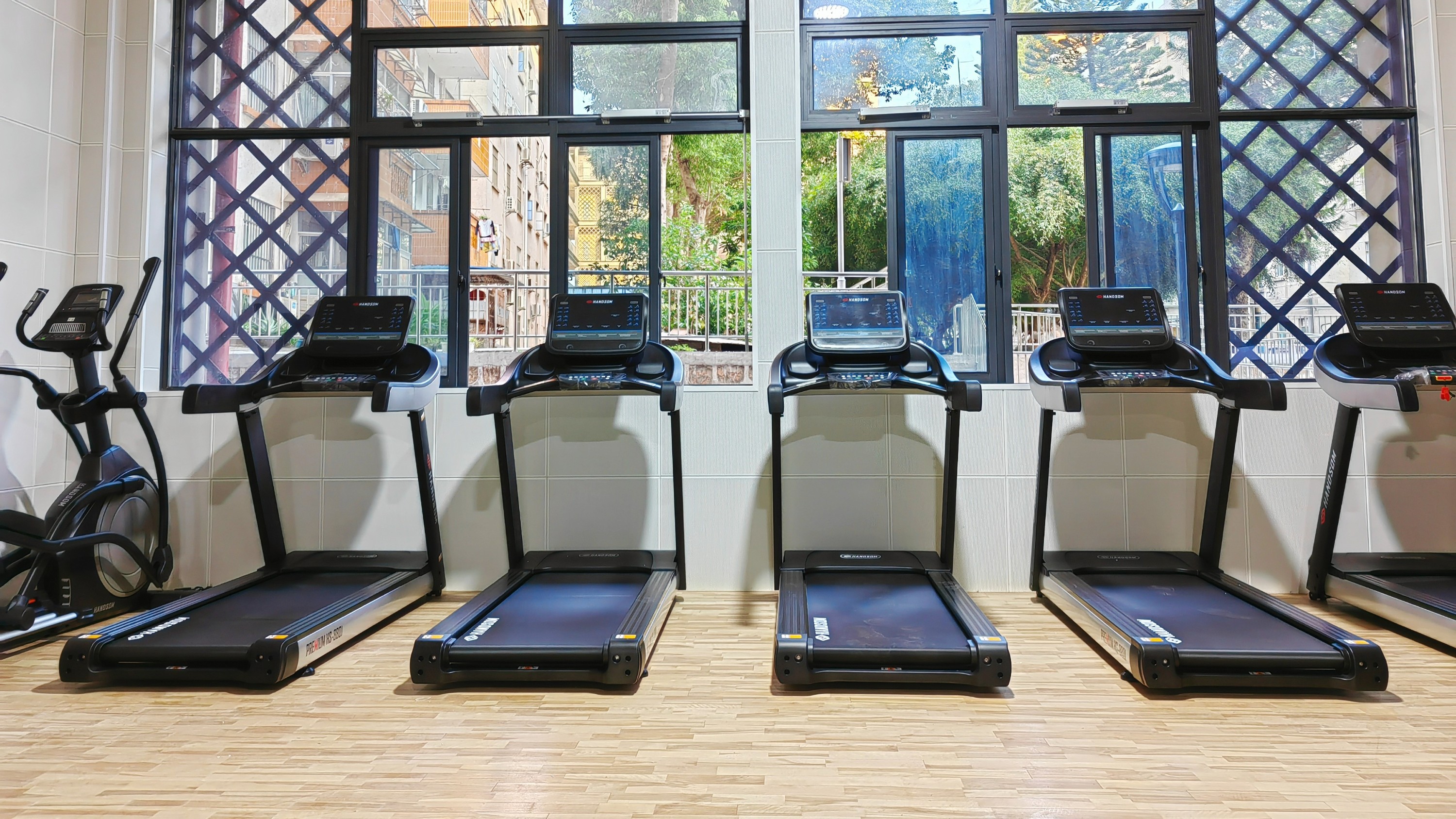 悍德森健身器材源头厂家，采购健身器材就找我们